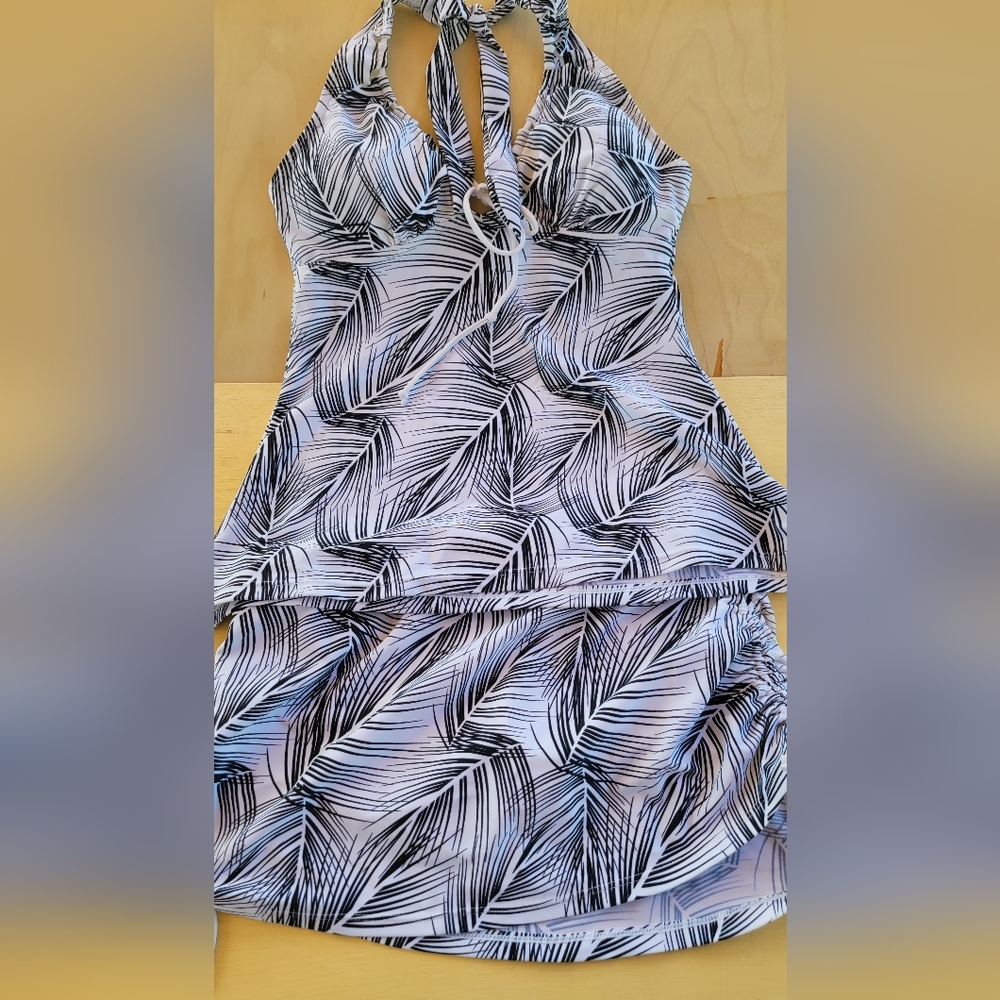 Black and White Leaf Print Halter Swin Set..